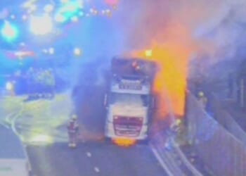 M4 traffic LIVE: Chaos on major motorway as vehicle fire forces lanes to shut | UK | News