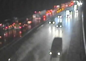 M4 traffic LIVE: Rush hour travel chaos as crash sparks oil spill and | UK | News