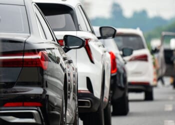 M6 traffic LIVE: Crash sparks motorway closure and delays as air ambulance attends scene | UK | News