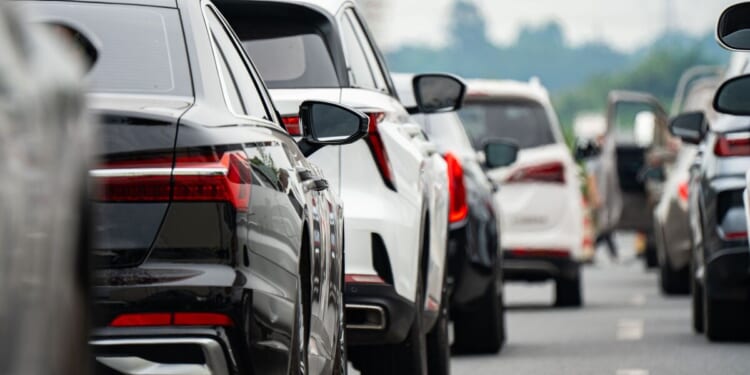 M6 traffic LIVE: Crash sparks motorway closure and delays as air ambulance attends scene | UK | News