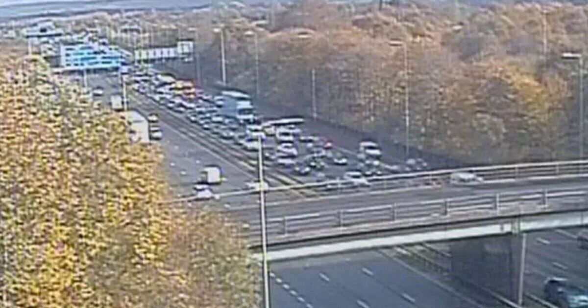 M60 traffic: Huge crash sparks delays on M61 and M62 as motorway queues build | UK | News