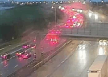 M60 traffic LIVE: Chaos on major motorway as road 'partially blocked' after crash | UK | News
