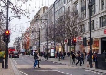 Major high street chain forced to axe jobs after suffering huge losses | UK | News