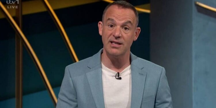 Martin Lewis makes Trading Standard threat to 2 high street brands | UK | News