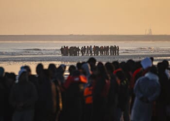 Migrant benefit claims skyrocket to record high as 500 sign up daily | UK | News