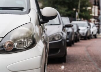 Motorists must follow one key Highway Code parking rule at night | UK | News