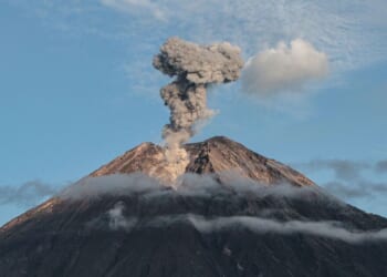 Mount Semeru eruption LIVE: Volcanic ash soars to 54,000ft as travel warning issued | World | News
