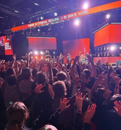 A worship service at the Hearts on Fire Student Conference held at the LeConte Center in Pigeon Forge, Tennessee, on Nov. 21-22, 2025. 