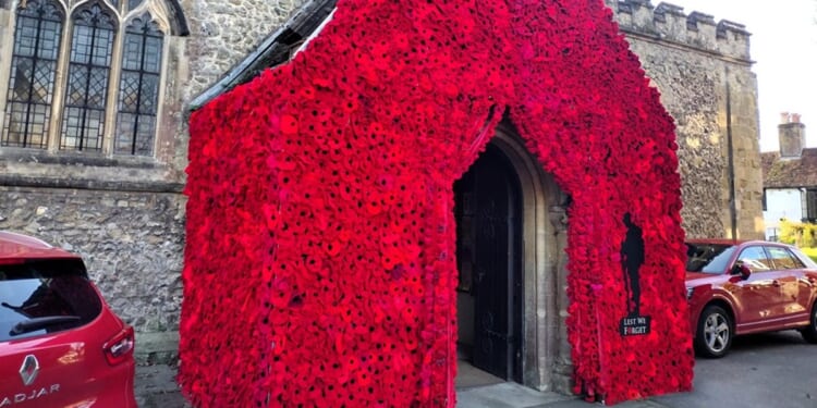 Parish surpasses ambitions with Remembrance display of more than 17,000 poppies