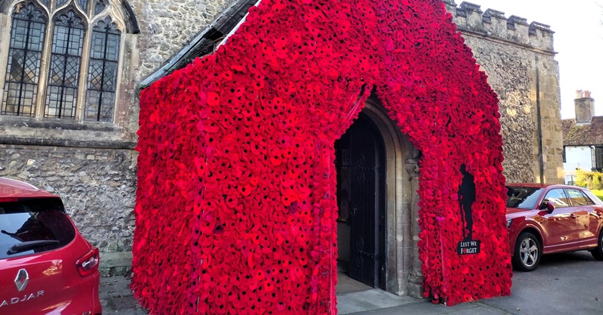 Parish surpasses ambitions with Remembrance display of more than 17,000 poppies