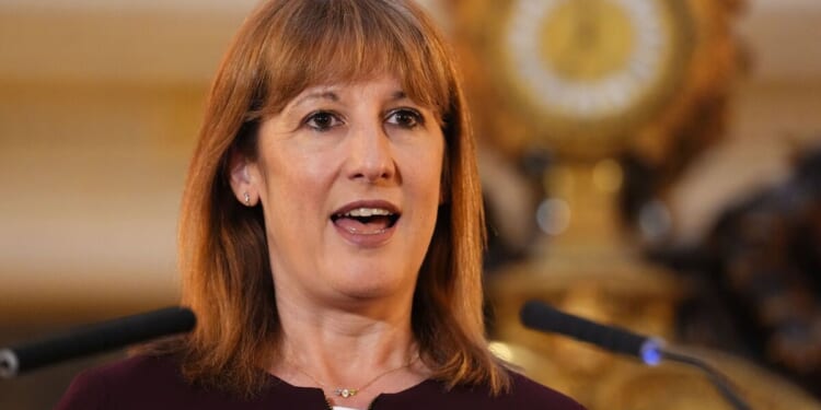 Politics LIVE: Rachel Reeves to give major speech as fears over tax | Politics | News