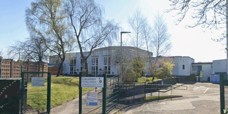 Primary school cancels Christmas play after backlash to Syrian refugee storyline