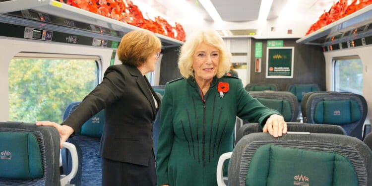 Queen Camilla leaves commuters speechless as she boards train to London | Royal | News