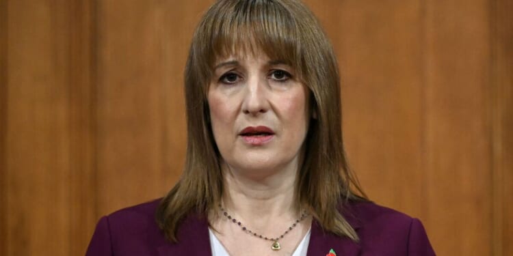 Rachel Reeves warned of pension Budget move that would cut take-home pay for 'millions' | Personal Finance | Finance