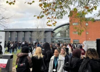 Reading College 'stabbing' LIVE: Lockdown as police swarm building after 'knife attack' | UK | News
