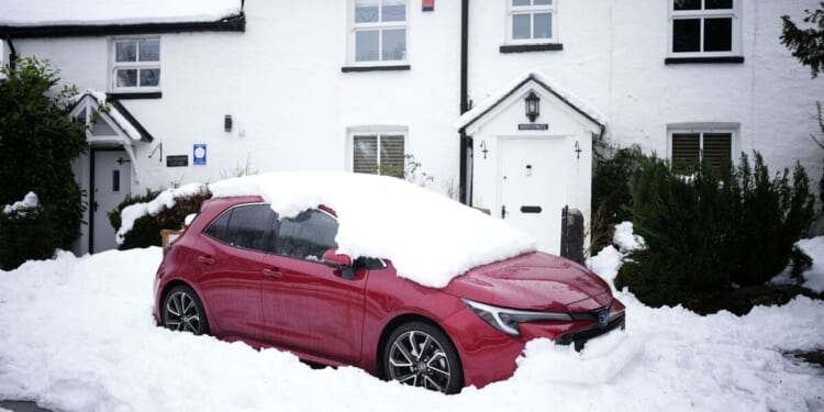 Snow forecast MAPPED as blizzards to hit 80 locations across the UK | Weather | News