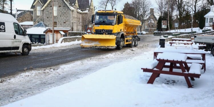 Snow forecast sees polar wall blitz UK in hours as -6 freeze hits | Weather | News