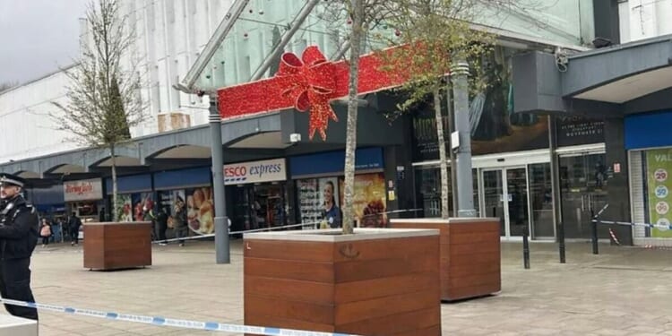 Stockport incident LIVE: Busy shopping centre taped off | UK | News