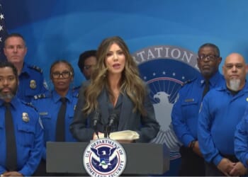 TSA staff who went 'above and beyond' during shutdown get bonuses