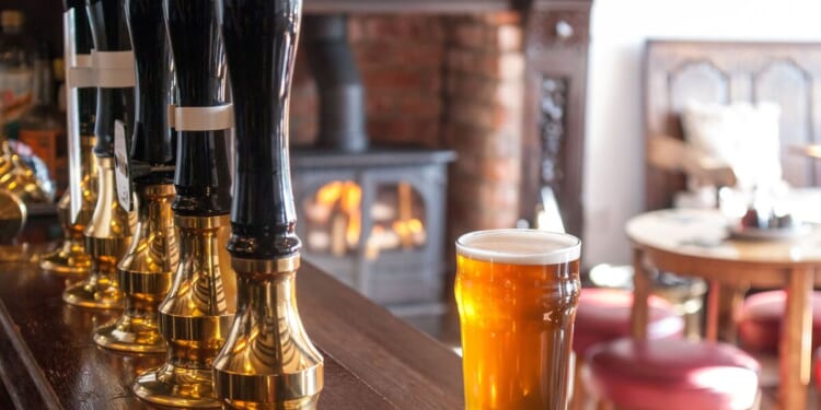 The 300-year-old pub in the middle of a huge English city that's fighting for survival | UK | News