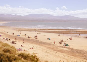 Trick to turn 28 days holiday into 58 days off in 2026 | UK | News