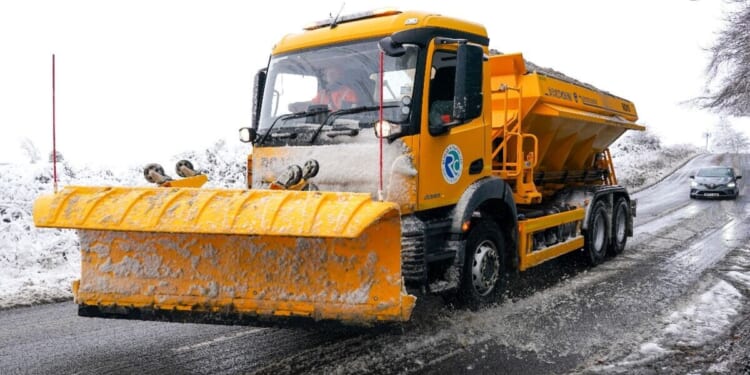 UK snow maps turn white as 9-inch barrage to hit Britain - list of 5 worst-hit counties | Weather | News