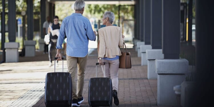 UK travel agent goes into liquidation as holidaymakers issued message | UK | News