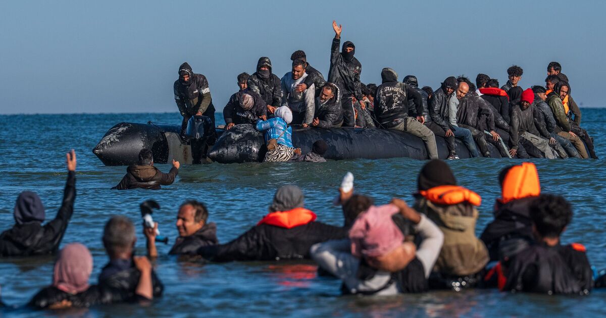 UK warned it is on brink of new migrant crisis | World | News