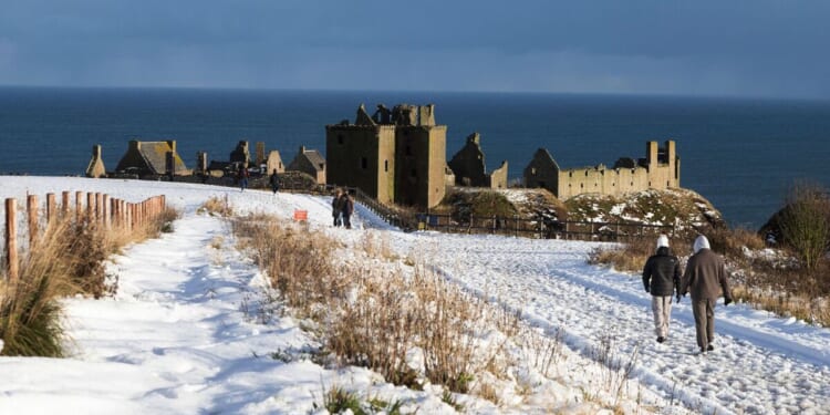 UK weather maps show 742-mile rain and snow bomb clashing into Britain in -6C deluge | Weather | News