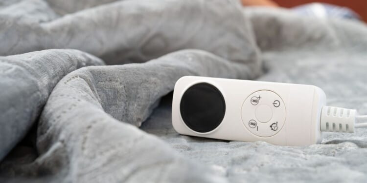 Warning issued to anyone using an electric blanket this winter | UK | News
