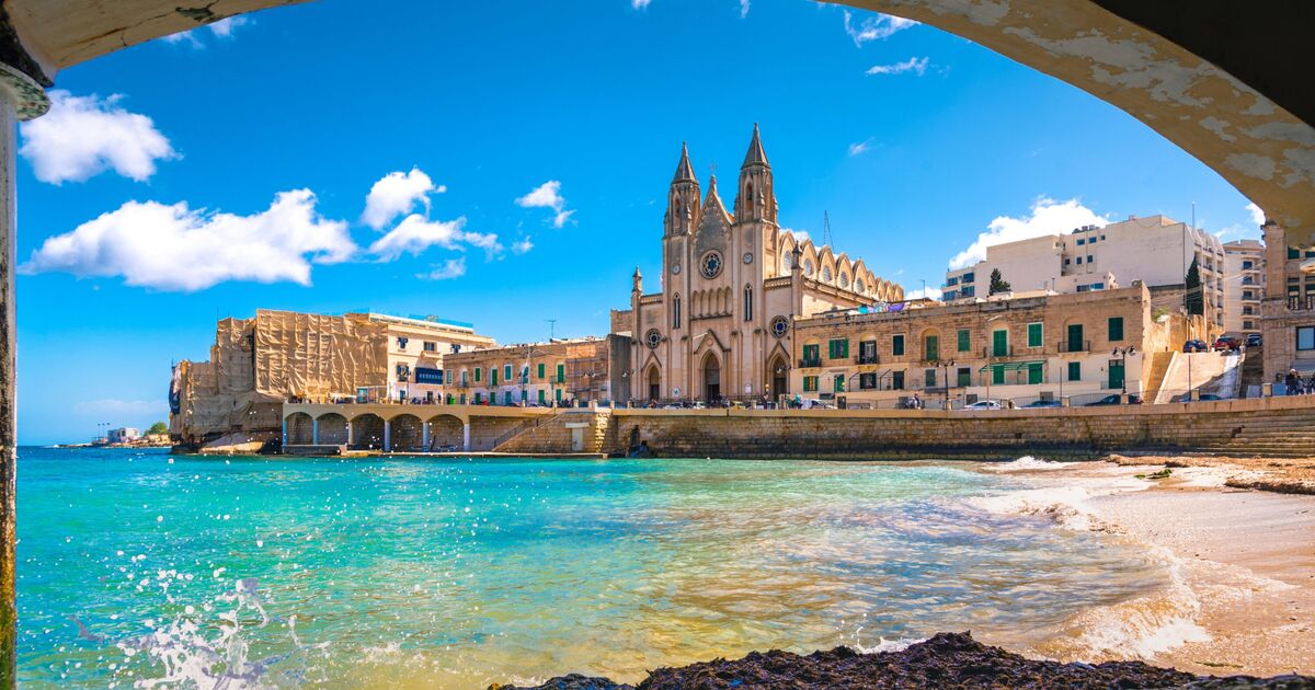 'We've quit Britain for beautiful island three hours away with barely any tax' | Europe | Travel