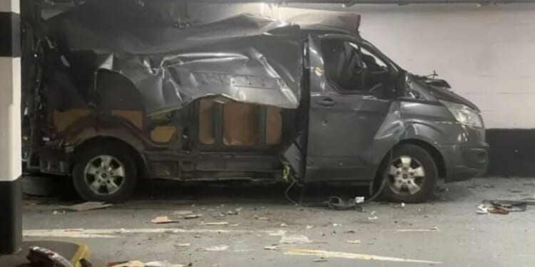 Wimbledon explosion LIVE: Blast near train station as emergency services swarm street | UK | News