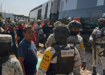 13 killed and 98 injured as passenger train derails | World | News