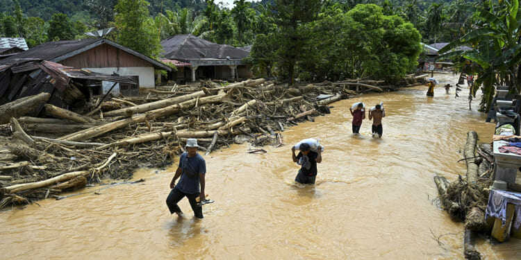 Indonesia flood disaster leaves over 600 dead, hundreds missing