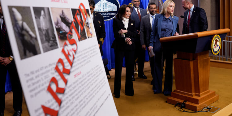 Trump FBI, DOJ announce arrest of pipe bomb suspect Brian Cole