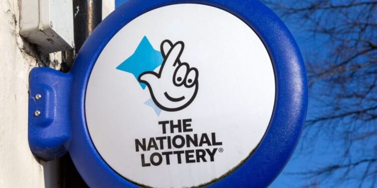 Dad goes into shop to buy juice and walks out with £300k win