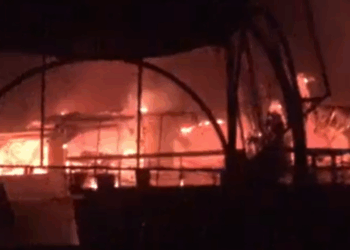 Tourists among dead as 23 killed in Indian beachside blaze