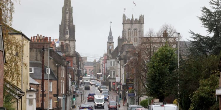 The little UK town packed with over 200 independent shops | UK | News