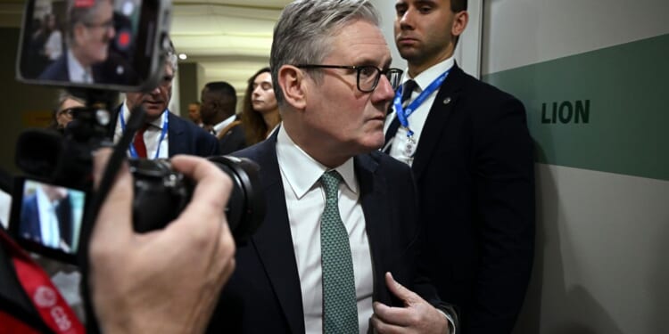 Keir Starmer sends two top allies to EU in last-ditch bid to 'fix far-right problem'