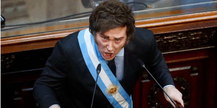 Argentina leader urges Britain to scrap Falklands-era weapons ban