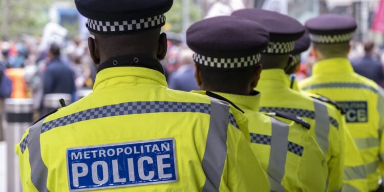 Met Police faces major probe after 300 recruits not properly vetted
