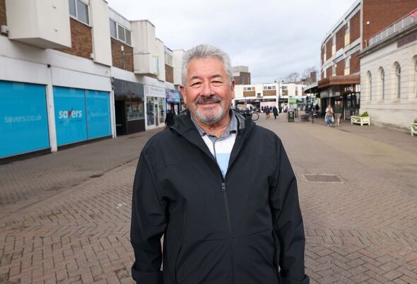 PHIL MACKIEWICZ PHIL MACKIEWICZ