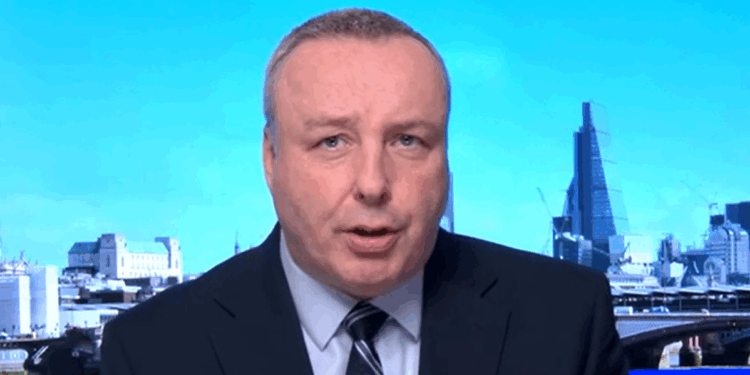 Migrant crisis: Mark White rages at claims French officials are ABSENT on beaches as migrants mass on shores