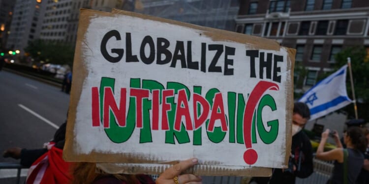 Oxford students chant 'long live the intifada' just hours after Bondi Beach shooting