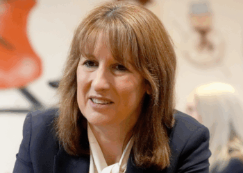 Rachel Reeves 'ruins Christmas' as UK shops crippled in December by £30billion Budget raid