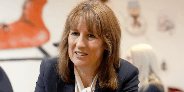 Rachel Reeves 'ruins Christmas' as UK shops crippled in December by £30billion Budget raid