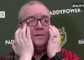 Darts star Stephen Bunting breaks down in tears as he opens up after interview sparked online abuse