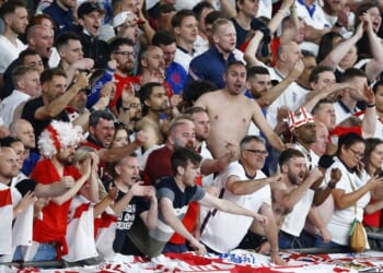 England fans warned 'you're gonna get shot' as US braces for anti-social hooligans at World Cup
