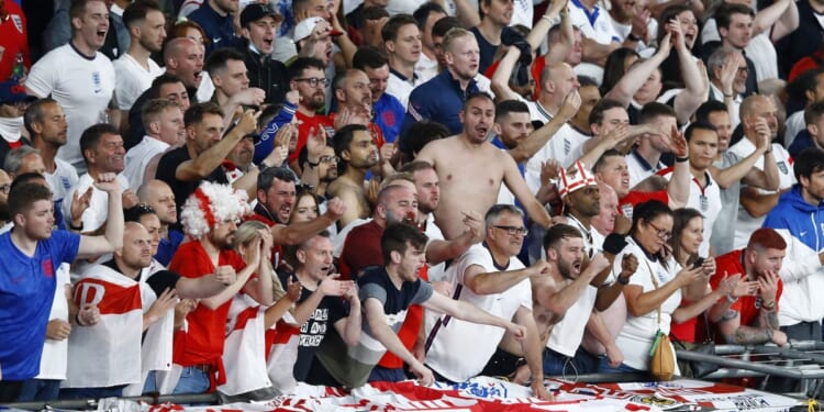 England fans warned 'you're gonna get shot' as US braces for anti-social hooligans at World Cup