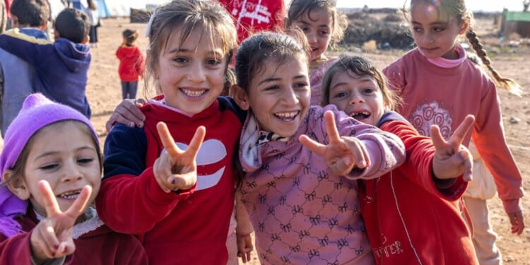 British heroes deliver aid to refugees on Christmas Day | World | News